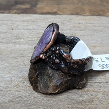 Load image into Gallery viewer, Copper Ring Charoite size 7.5