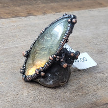Load image into Gallery viewer, Copper Ring Labradorite size 7.5