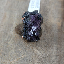 Load image into Gallery viewer, Copper Ring Amethyst cluster size 8.0