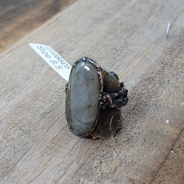 Copper Ring Labradorite Size 8.5