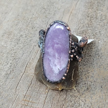 Load image into Gallery viewer, Copper Ring Charoite size 8.5
