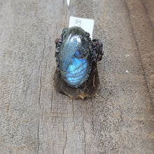 Load image into Gallery viewer, Copper Ring Labradorite Size 8