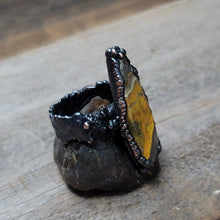Load image into Gallery viewer, Copper Ring Bumblebee Jasper size 7
