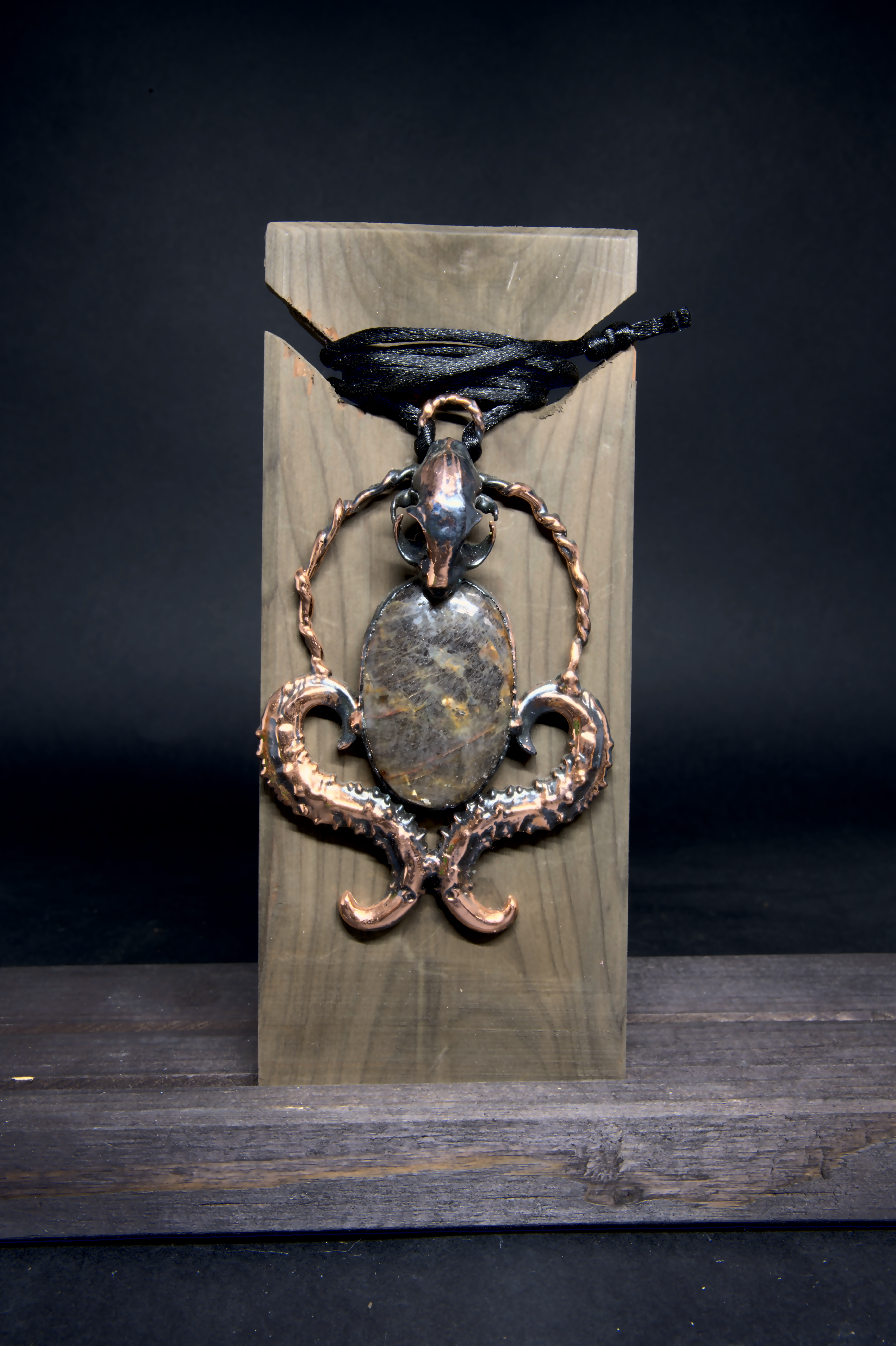 Shadow Walker's Obsidian Talisman